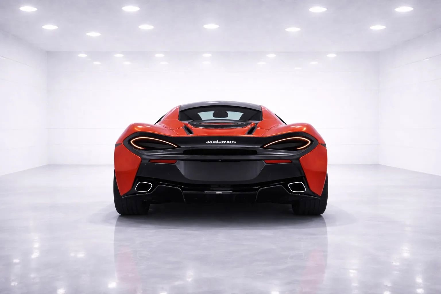Used 2017 McLaren 570S RWD image 4