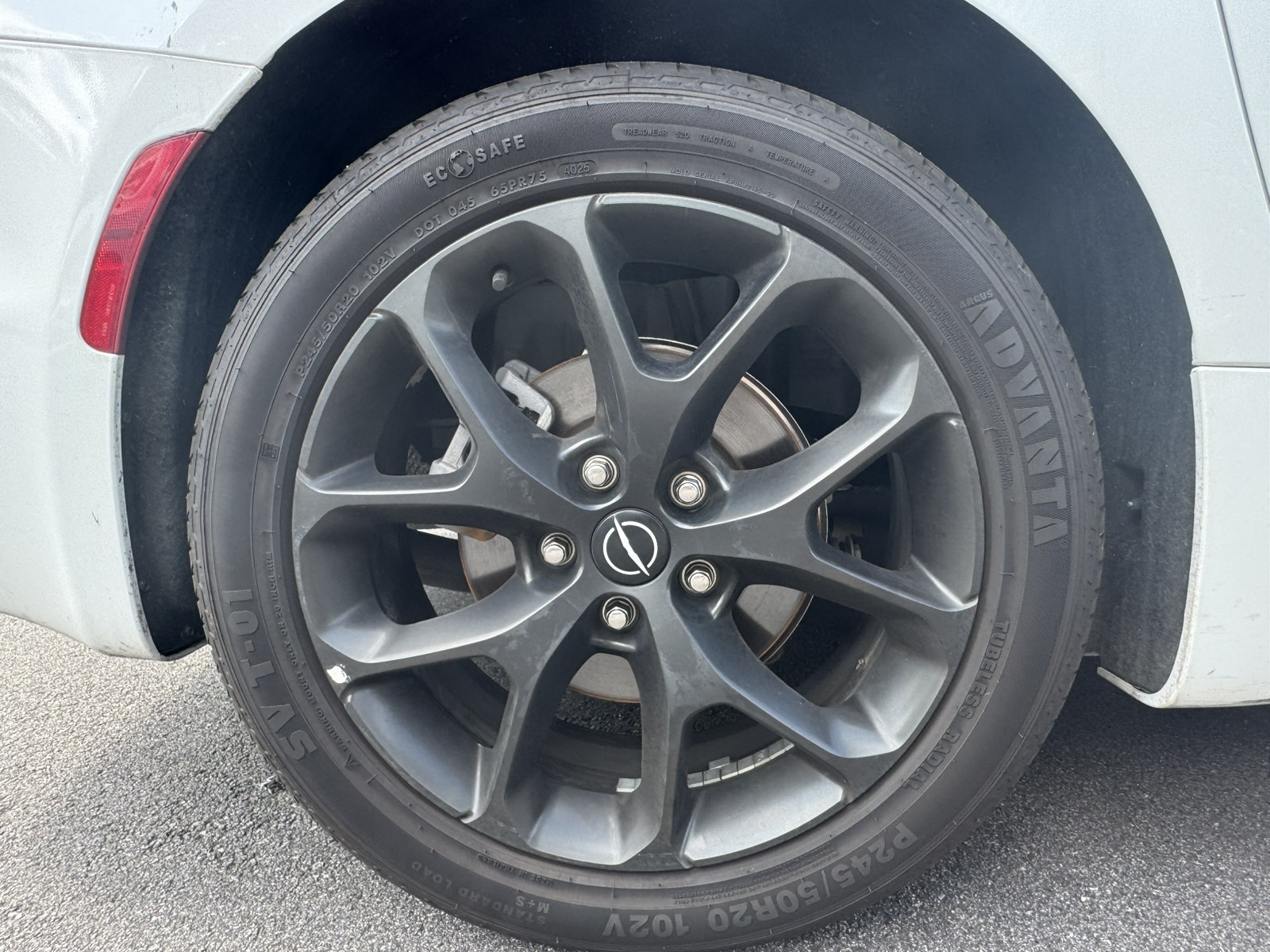 Used 2025 Chrysler Pacifica Limited FWD image 21
