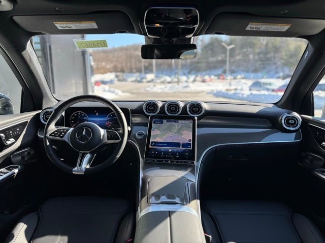 Used 2025 Mercedes-Benz GLC 300 4MATIC image 26