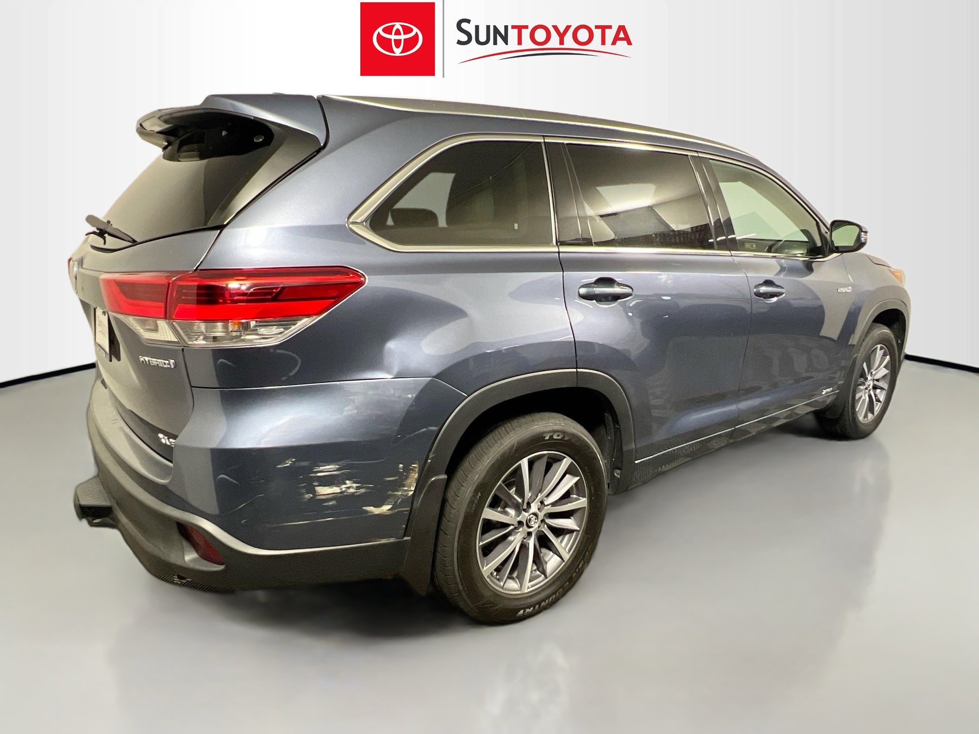 Used 2018 Toyota Highlander XLE AWD/4WD image 4