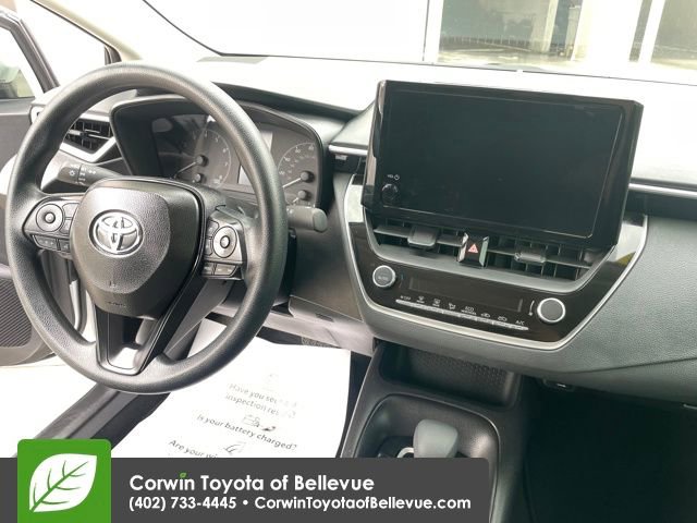 Used 2025 Toyota Corolla LE image 14