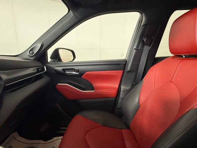 Used 2023 Toyota Highlander XSE image 20