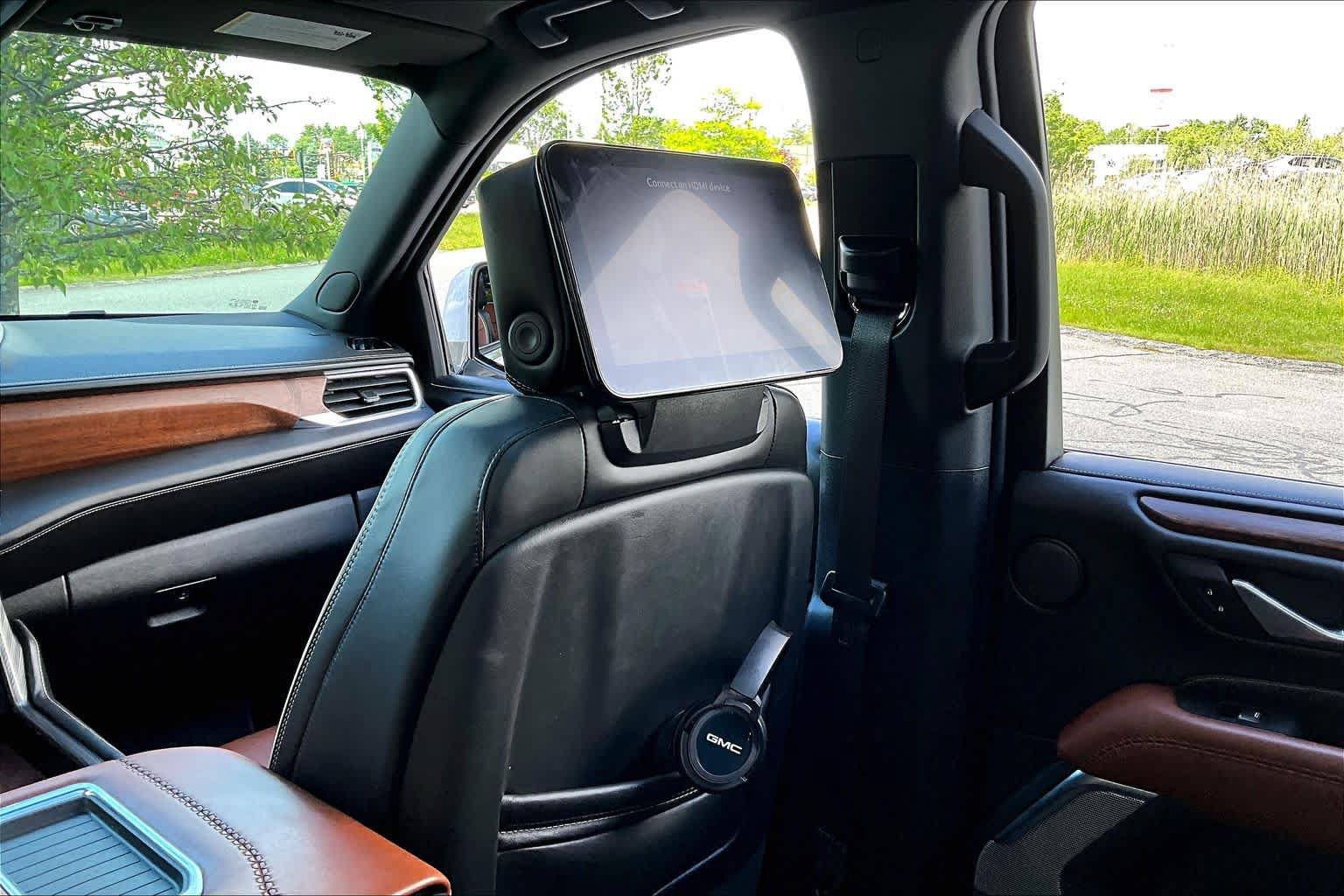 Used 2023 GMC Yukon Denali Ultimate AWD/4WD image 34