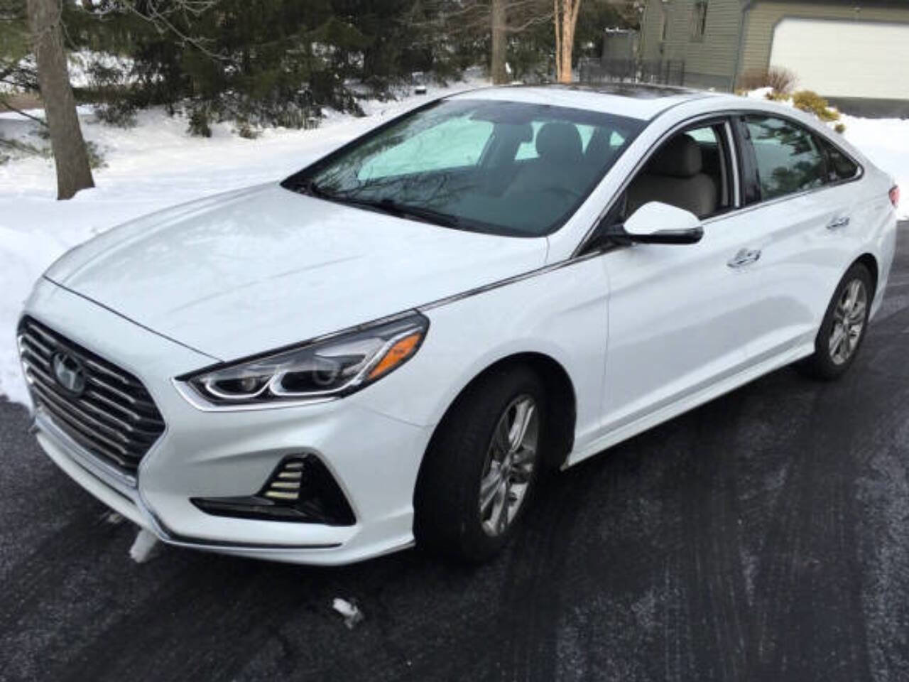 Used 2018 Hyundai Sonata Limited w/ Cargo Package image 2