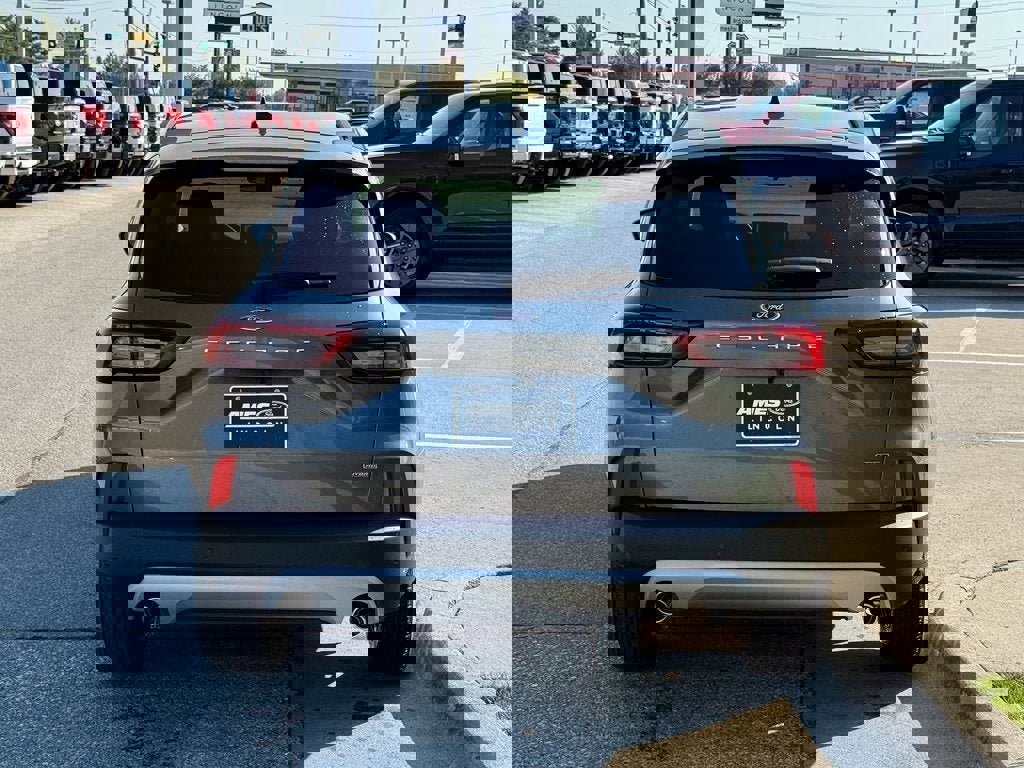 New 2026 Ford Escape SE image 4