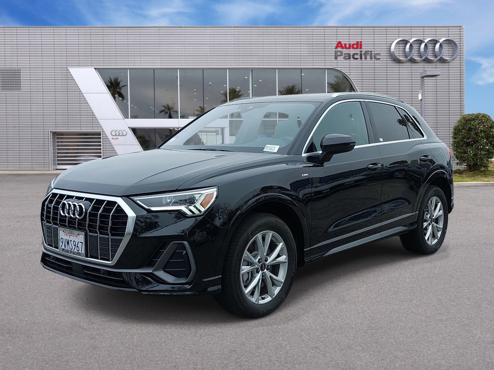 Used 2025 Audi Q3 2.0T Premium w/ Convenience Package