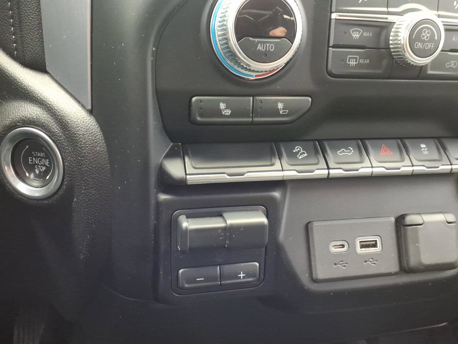 Used 2020 GMC Sierra 2500 SLE w/ SLE Value Package; image 17