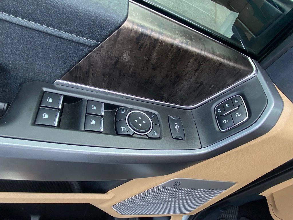 Certified 2025 Ford F350 Lariat w/ Black Appearance Package AWD/4WD image 11