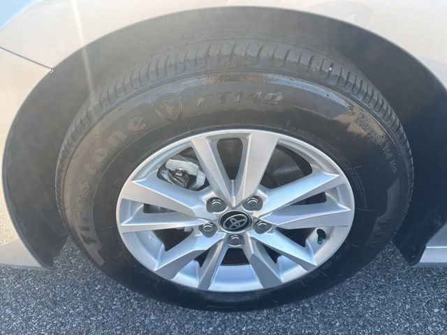 Used 2025 Toyota Camry LE w/ Convenience Package FWD image 12