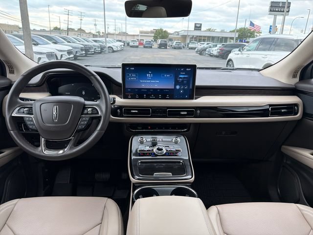 Used 2023 Lincoln Nautilus Reserve AWD/4WD image 15