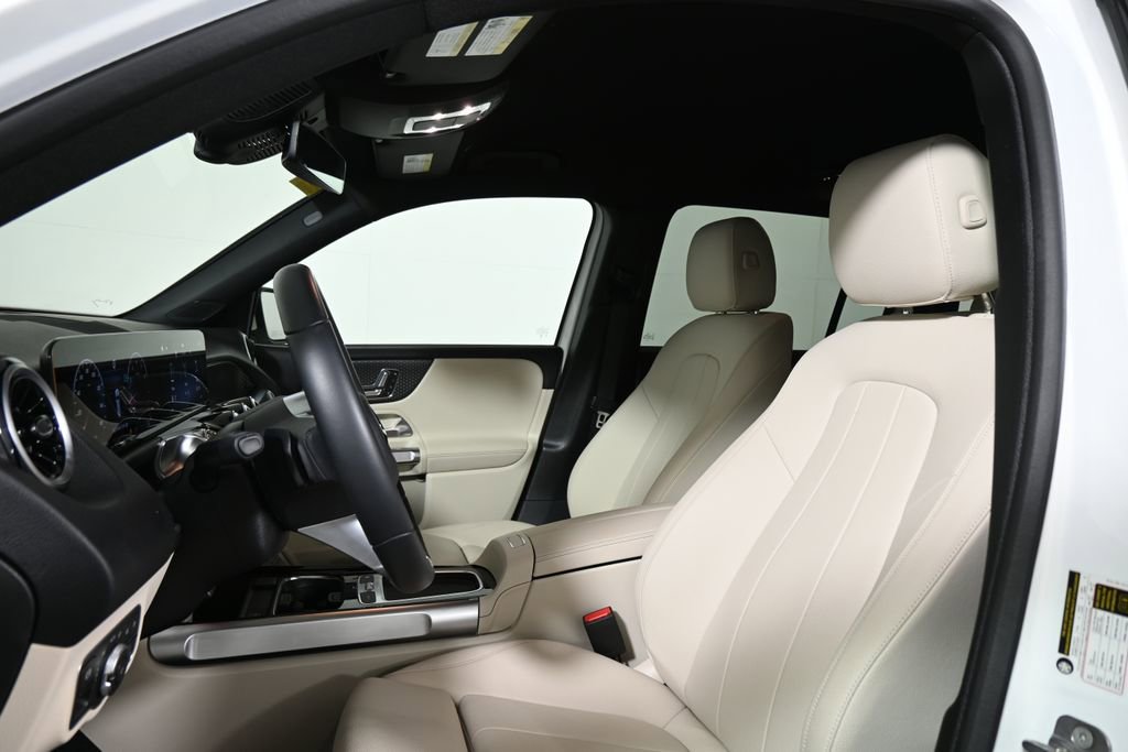 Certified 2025 Mercedes-Benz GLB 250 4MATIC image 5