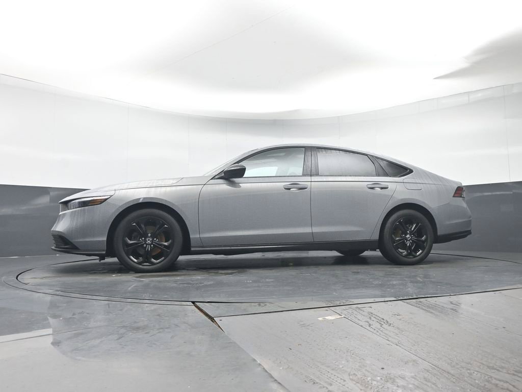 Used 2025 Honda Accord SE image 28