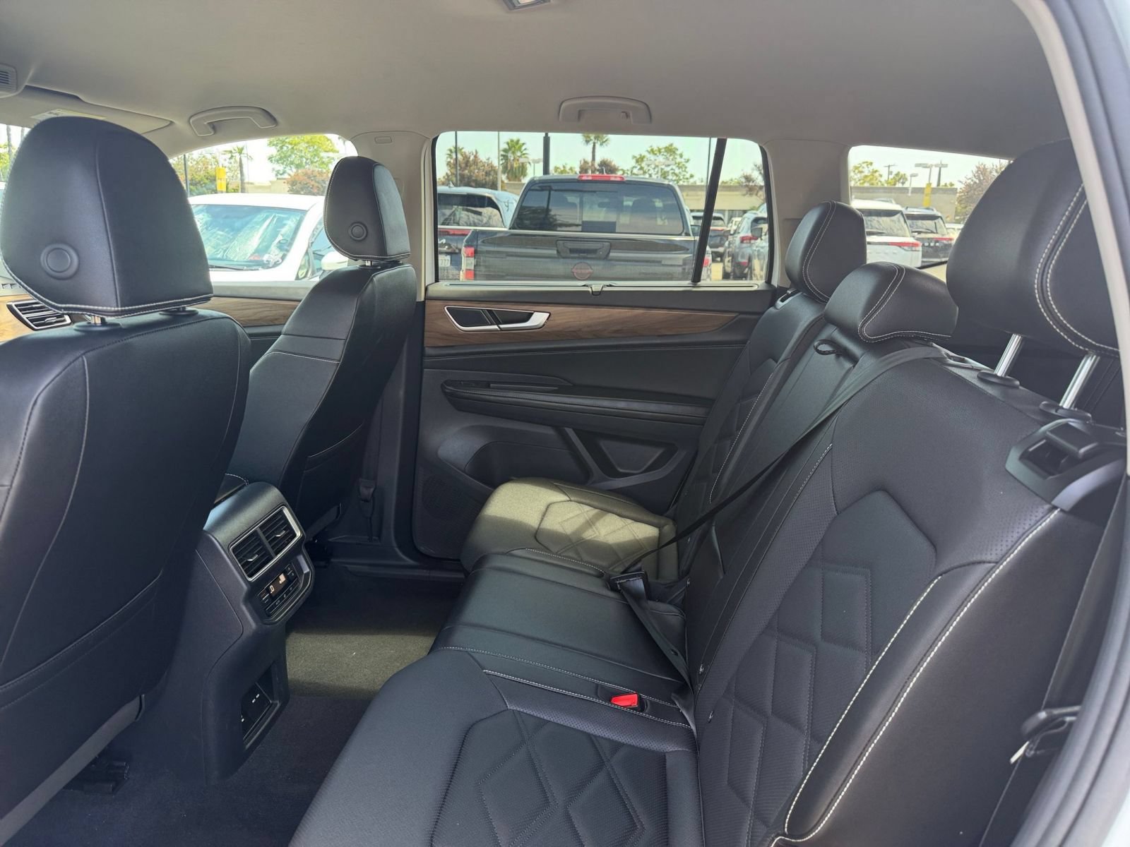 Used 2026 Volkswagen Atlas SE FWD image 23