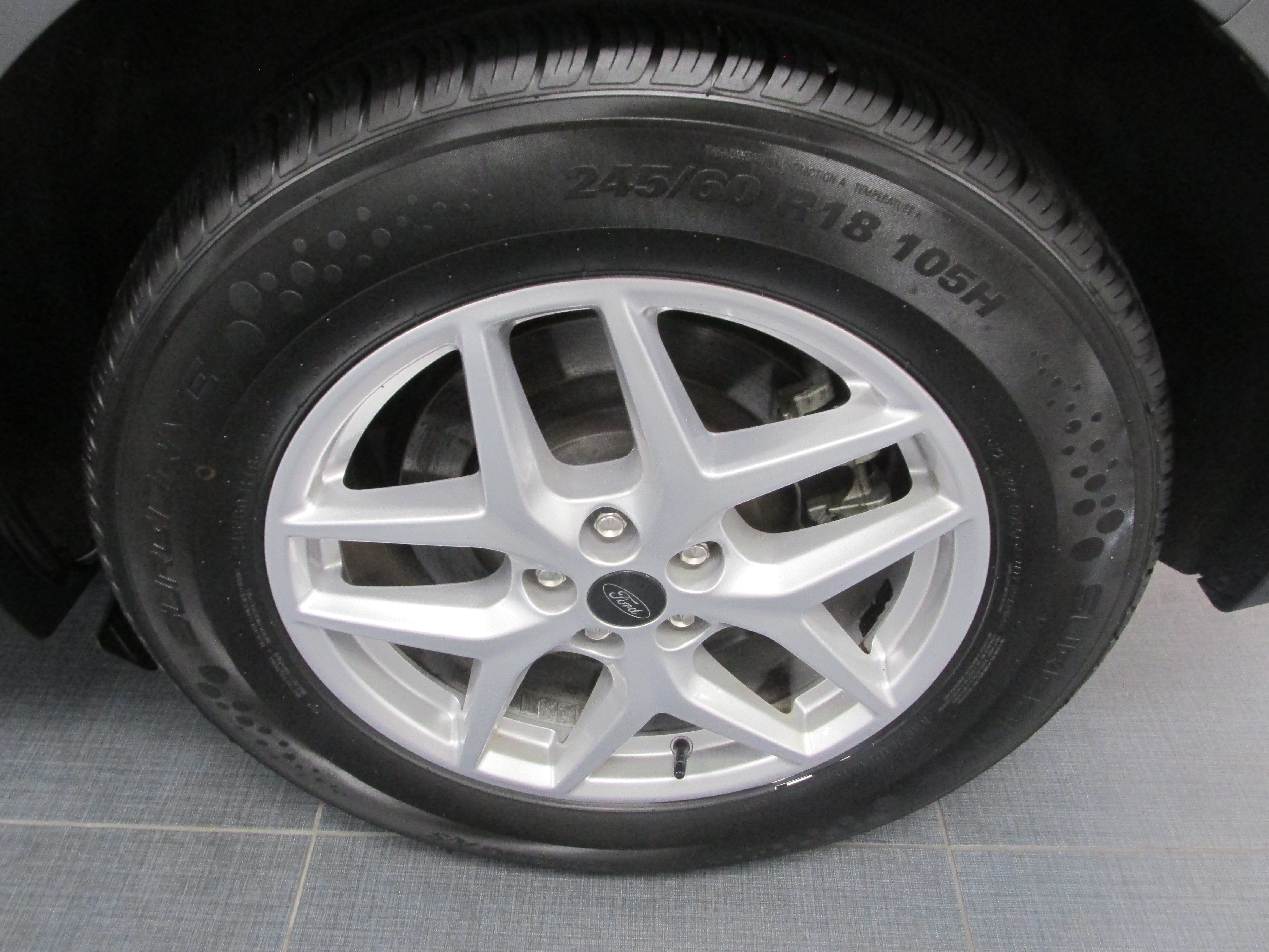 Used 2024 Ford Edge SEL AWD/4WD image 13