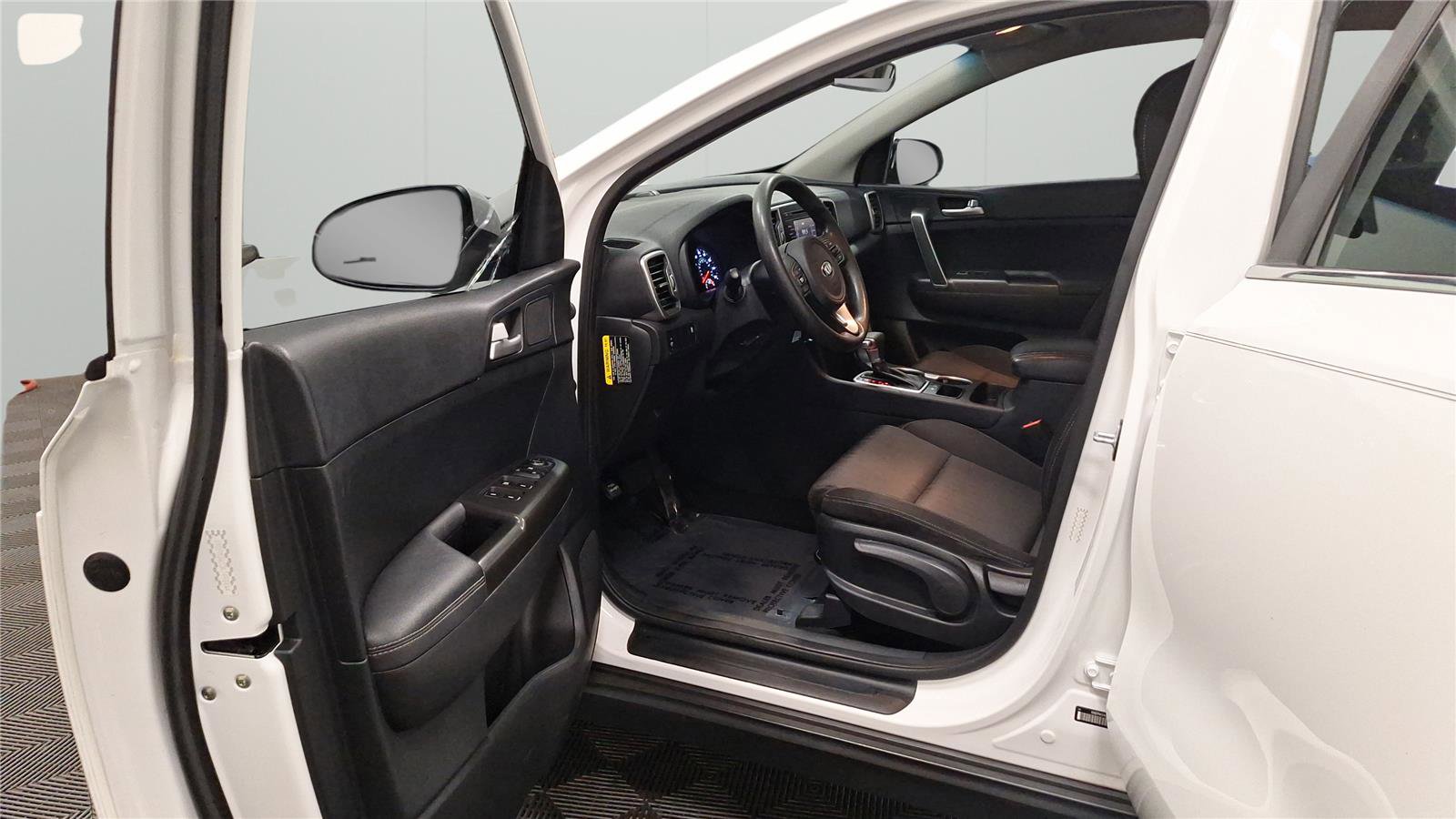 Used 2019 Kia Sportage LX FWD image 23