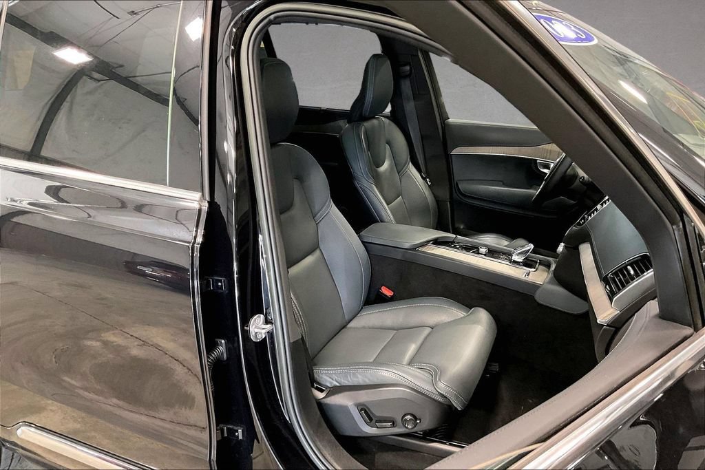 Certified 2023 Volvo XC90 B6 Ultimate w/ Protection Package Premier AWD/4WD image 31
