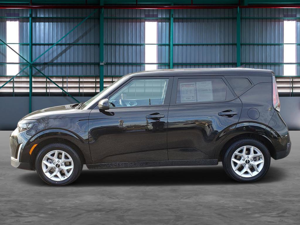 Used 2023 Kia Soul LX w/ Option Group 015 image 2