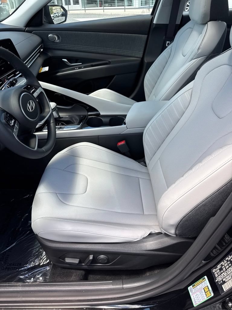 New 2026 Hyundai Elantra Limited FWD image 8
