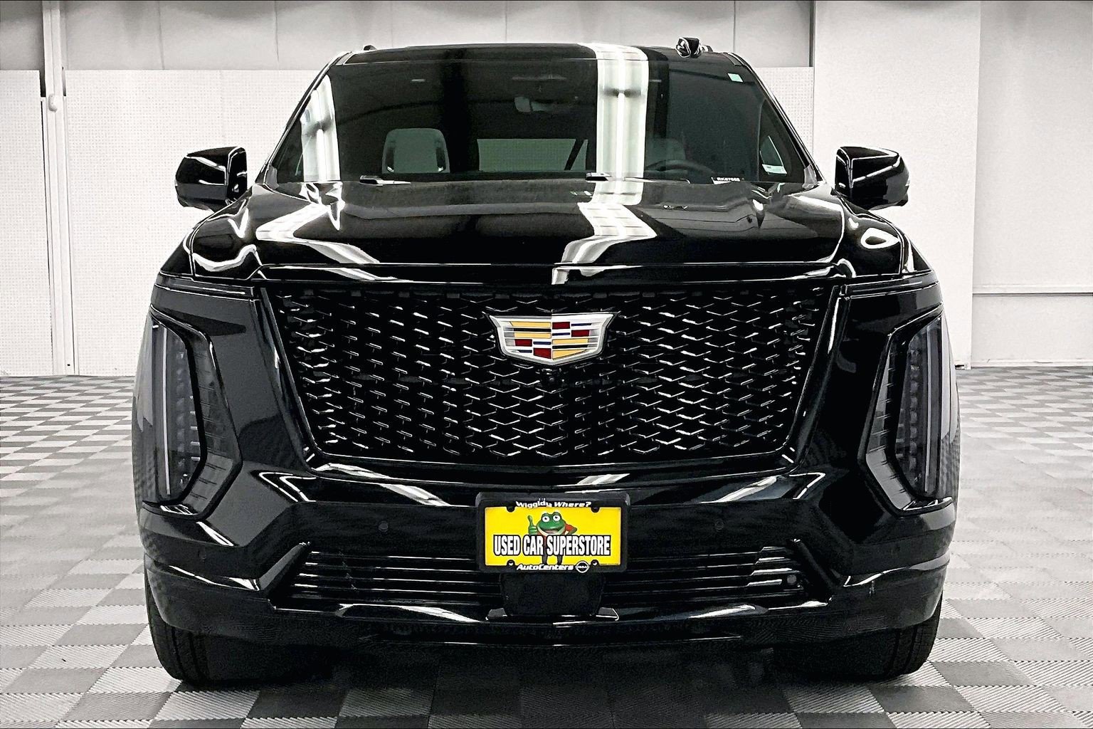 Used 2025 Cadillac Escalade ESV Sport Platinum AWD/4WD image 4