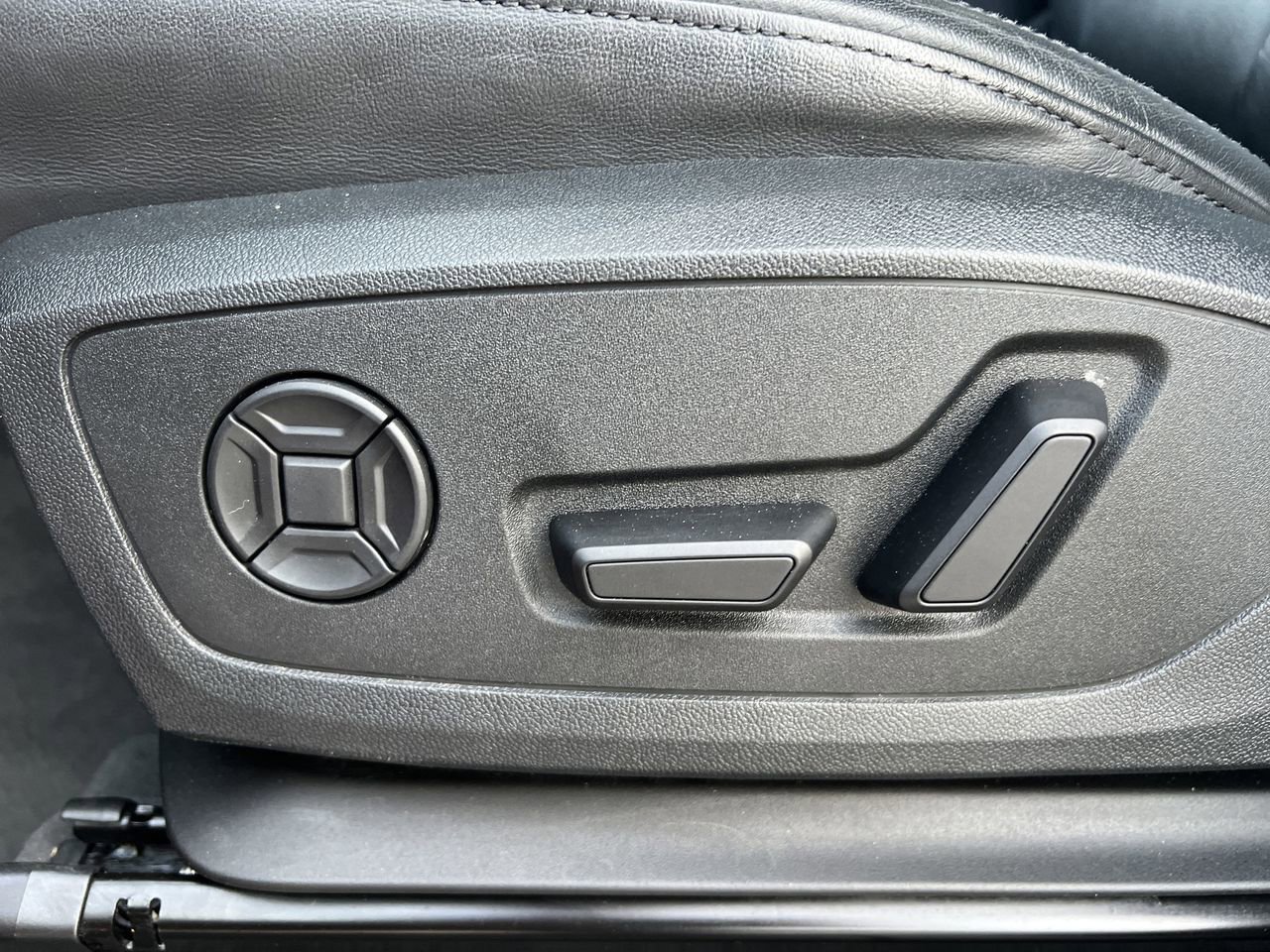 Used 2024 Audi Q3 2.0T Premium image 21