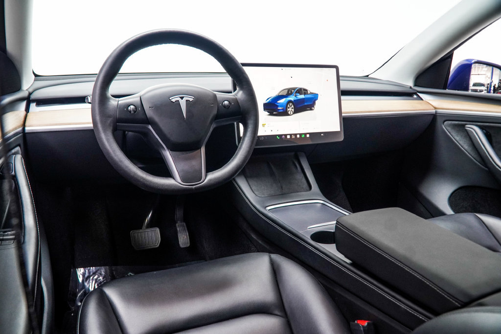Used 2023 Tesla Model Y AWD image 18