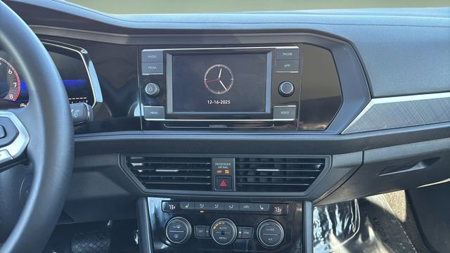 Used 2023 Volkswagen Jetta SE image 10