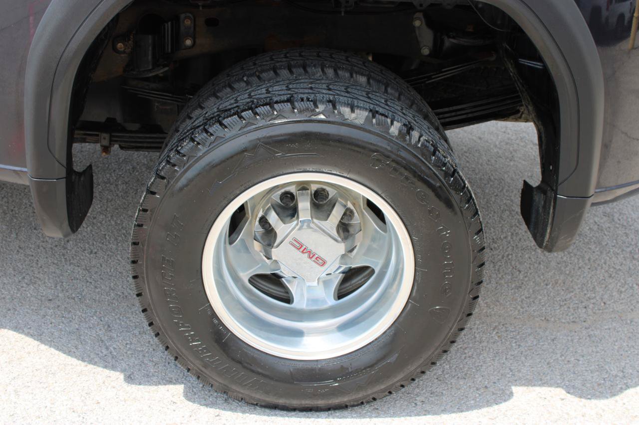 Used 2025 GMC Sierra 3500 SLT w/ SLT Convenience Package AWD/4WD image 8