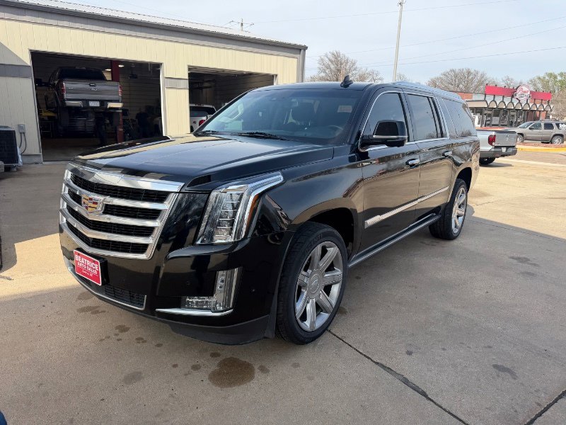 Used 2017 Cadillac Escalade ESV Premium Luxury AWD/4WD image 33