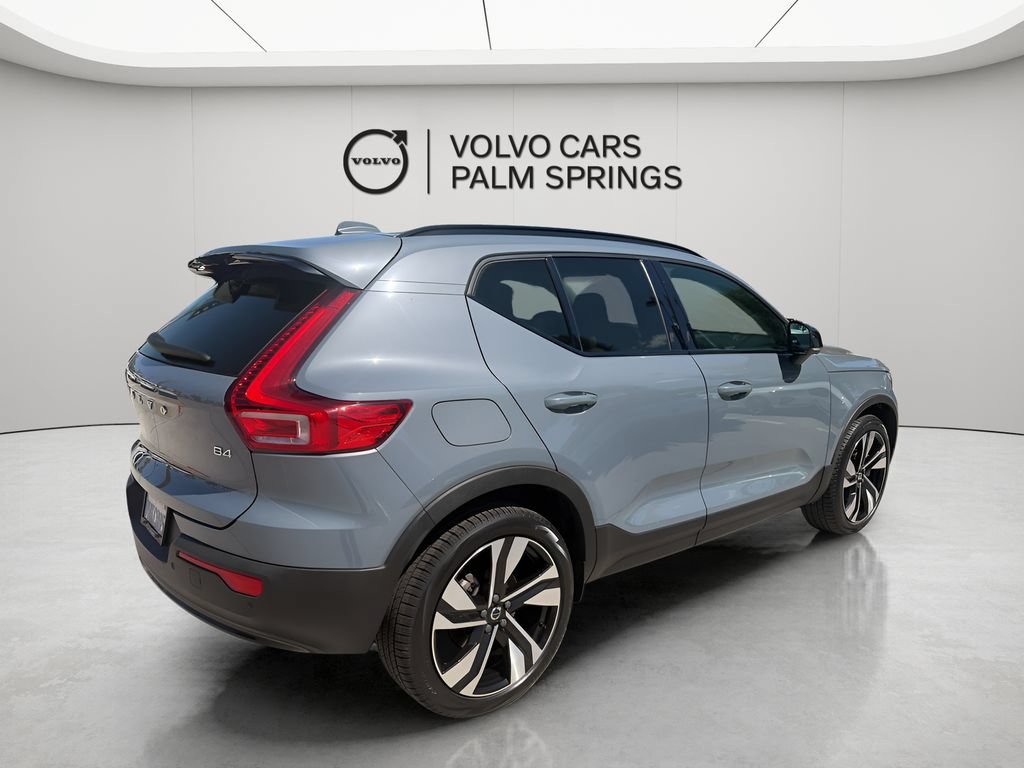 Used 2023 Volvo XC40 B4 Plus w/ Protection Package Premier FWD image 6