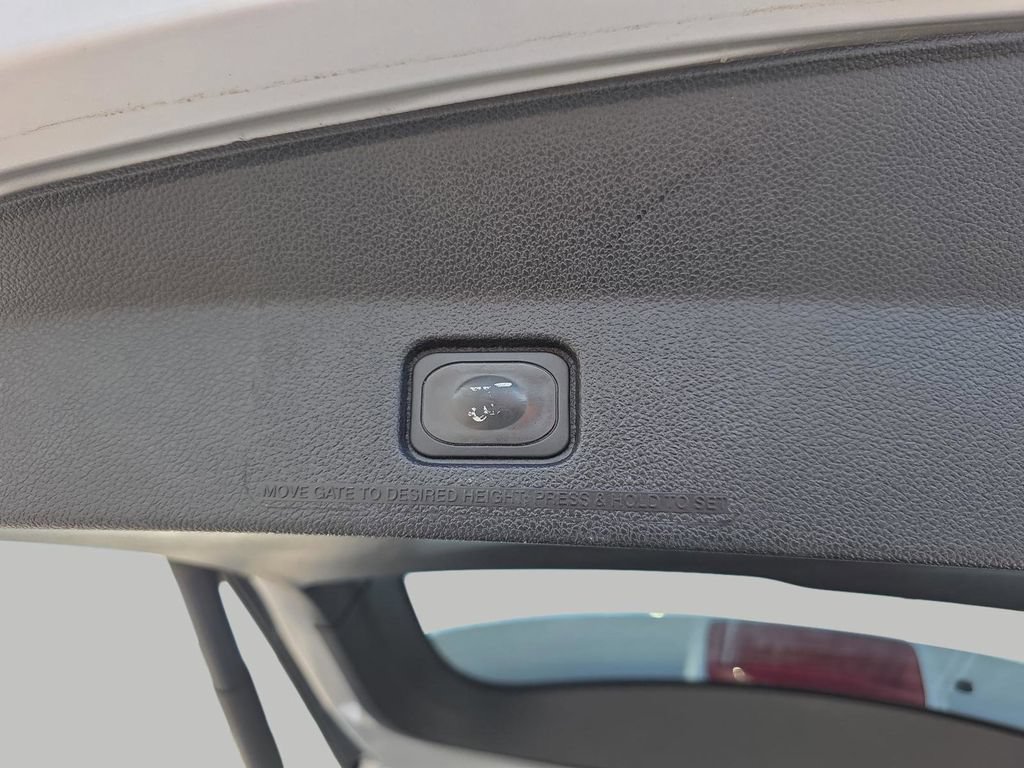 Used 2016 Ford Explorer XLT w/ Equipment Group 201A FWD image 29
