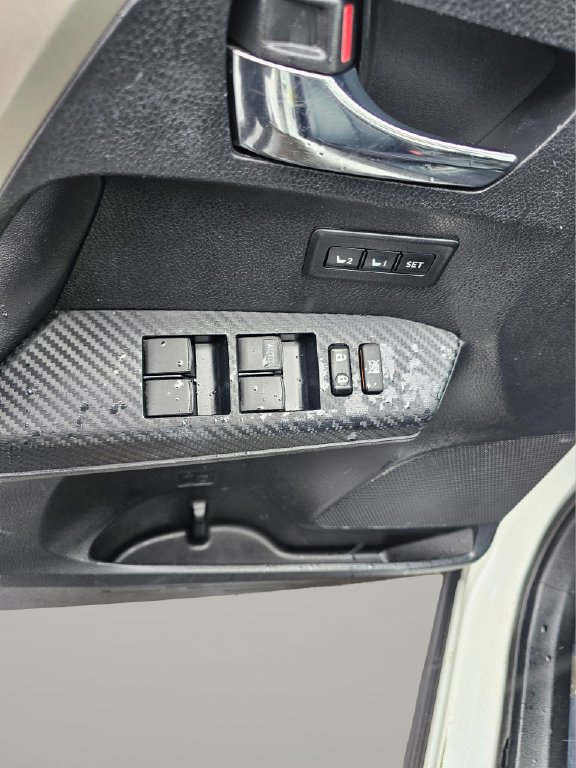 Used 2013 Toyota RAV4 Limited image 29