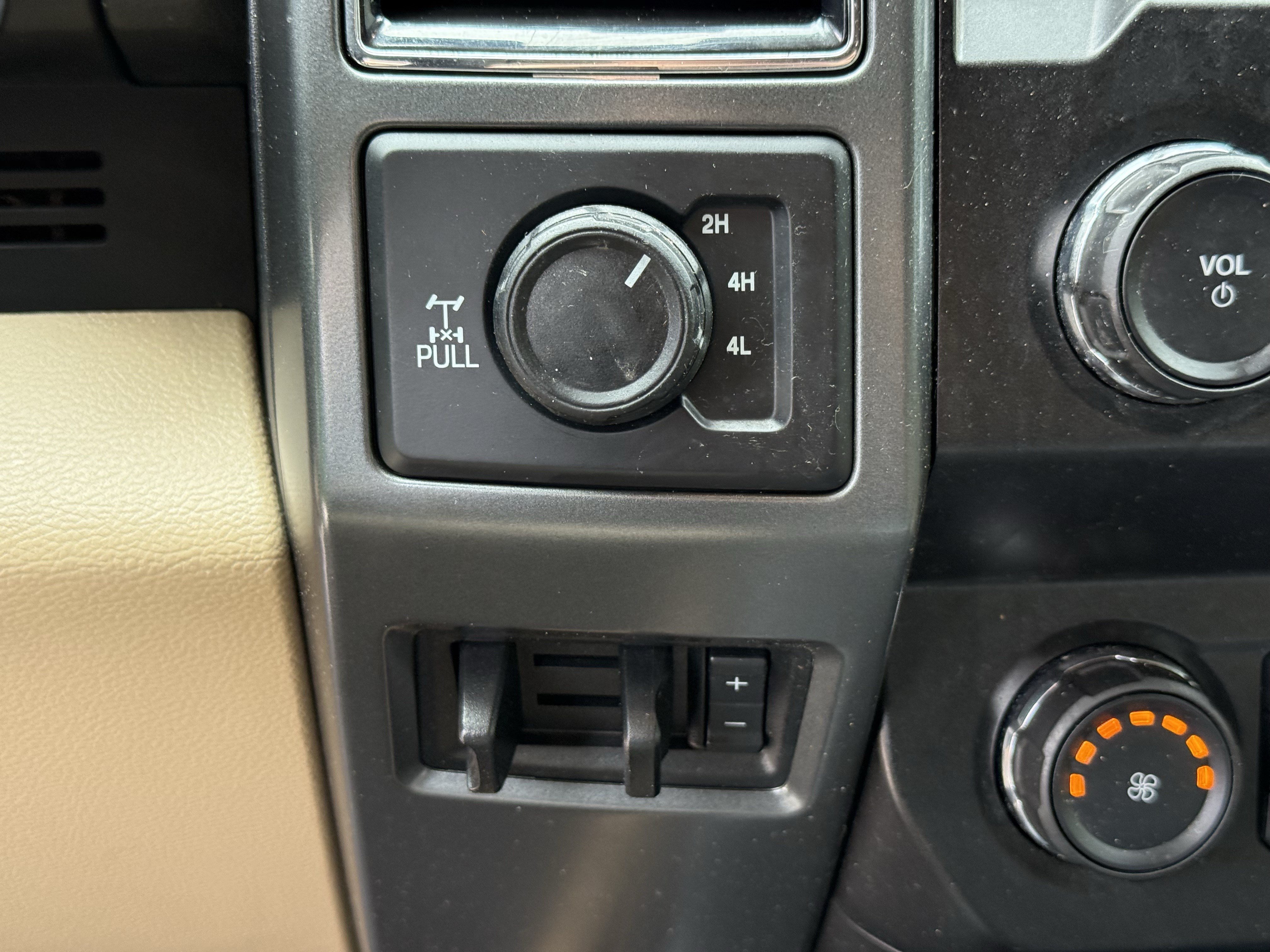 Used 2021 Ford F250 XLT w/ XLT Value Package AWD/4WD image 24