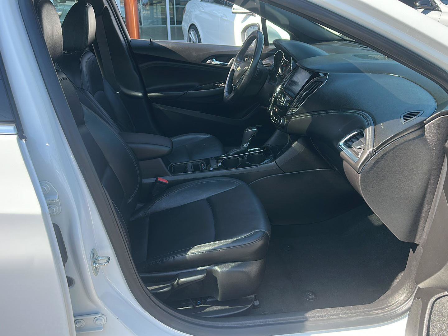 Used 2016 Chevrolet Cruze Premier FWD image 7