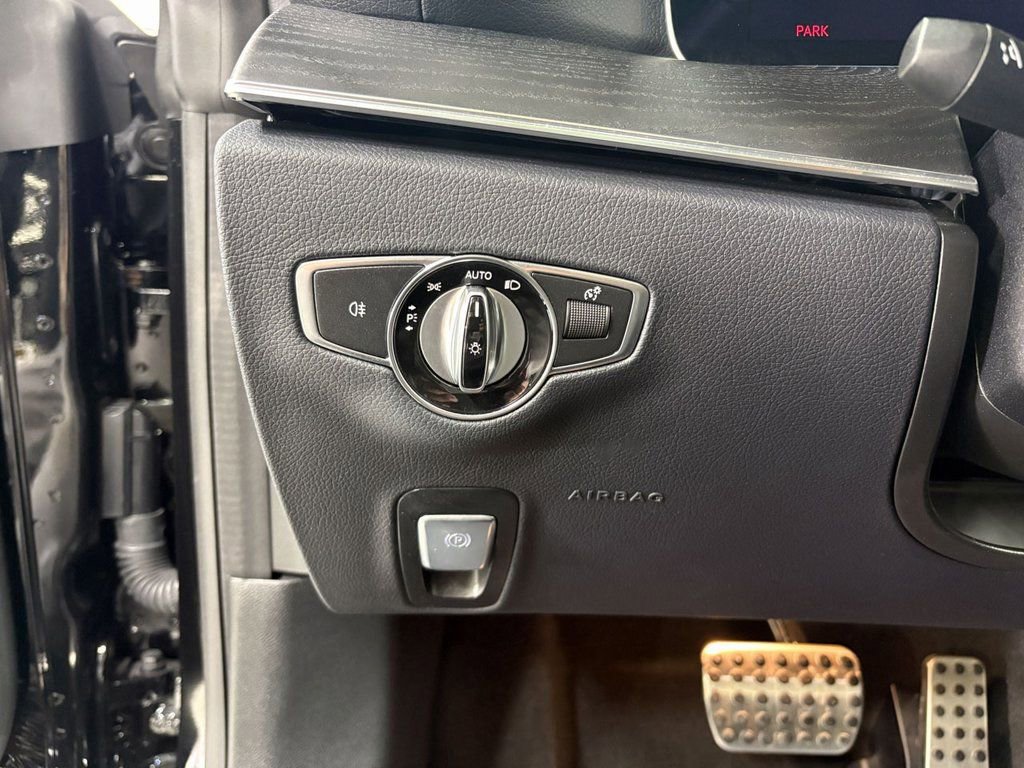 Used 2023 Mercedes-Benz E 450 4MATIC Cabriolet image 11