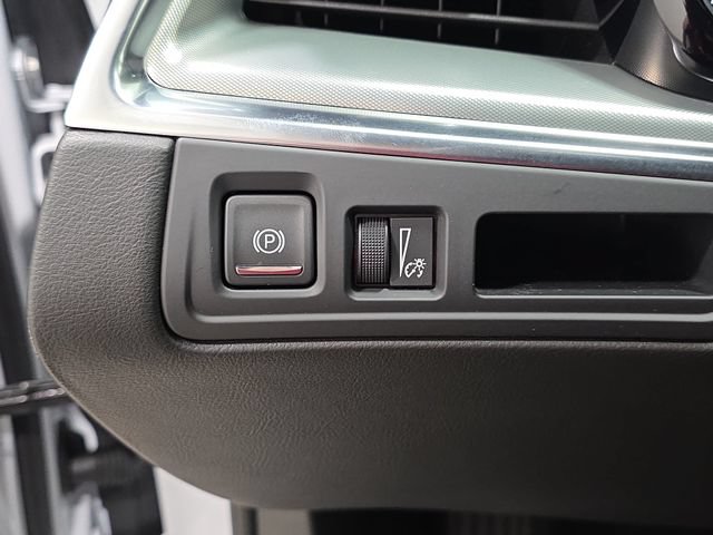 Certified 2024 Cadillac XT5 Luxury FWD image 21