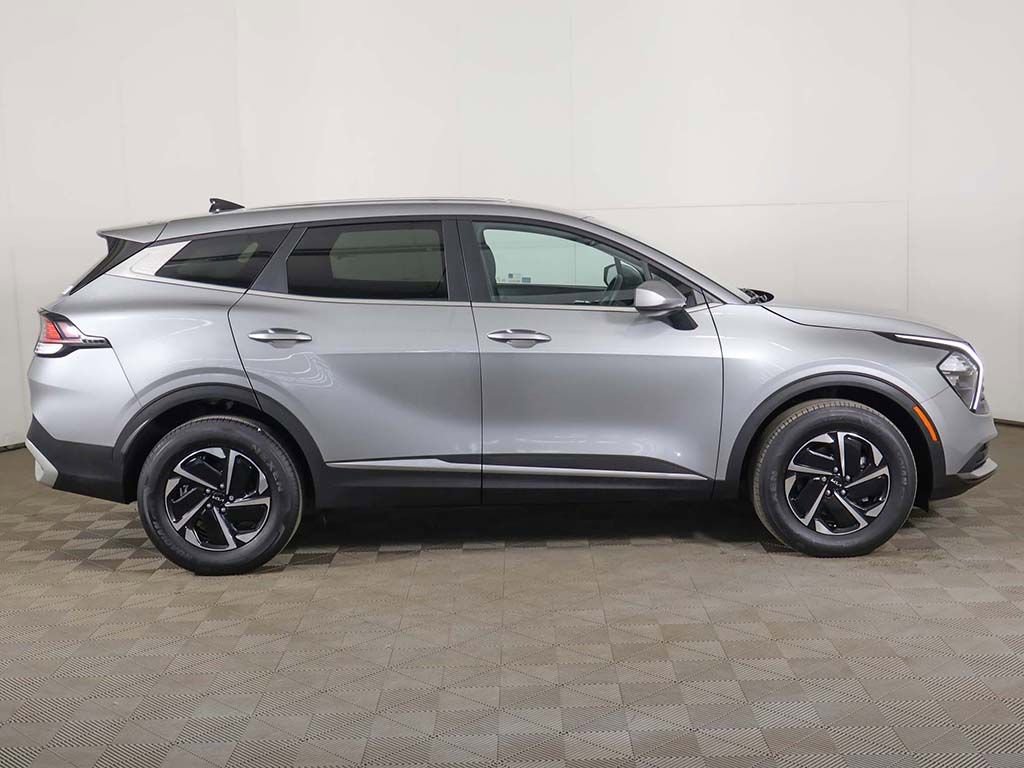 Used 2023 Kia Sportage LX AWD/4WD image 17