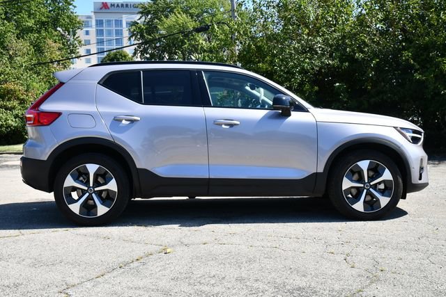 Certified 2026 Volvo XC40 B5 Plus AWD/4WD image 8
