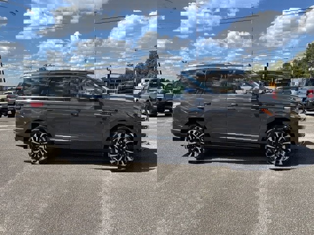 Used 2024 Lincoln Navigator Black Label image 13