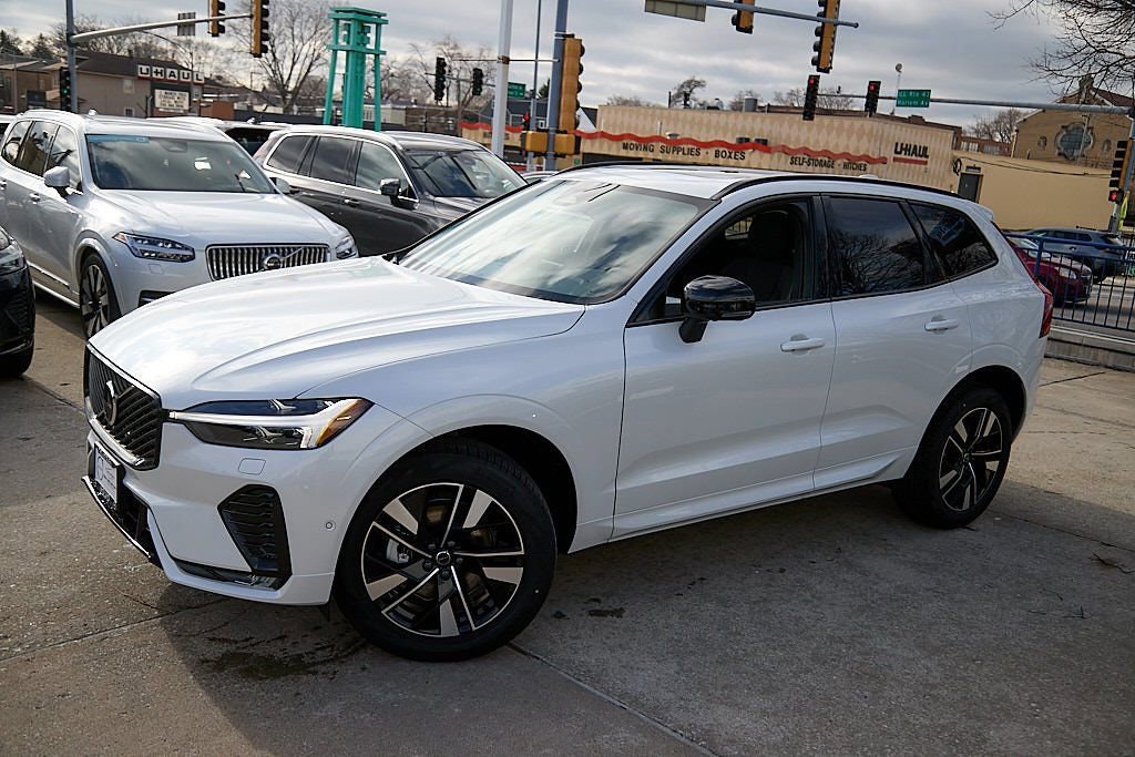 New 2026 Volvo XC60 B5 Plus w/ Climate Package image 3