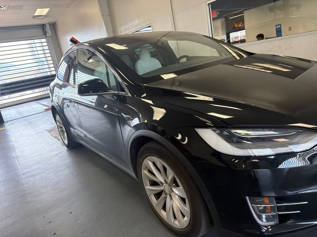 Used 2020 Tesla Model X Long Range AWD/4WD image 1