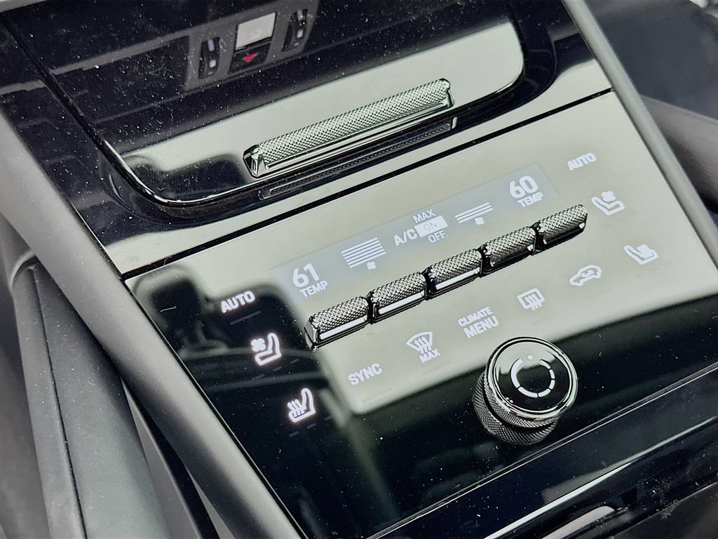 New 2026 Porsche Cayenne GTS AWD/4WD image 18
