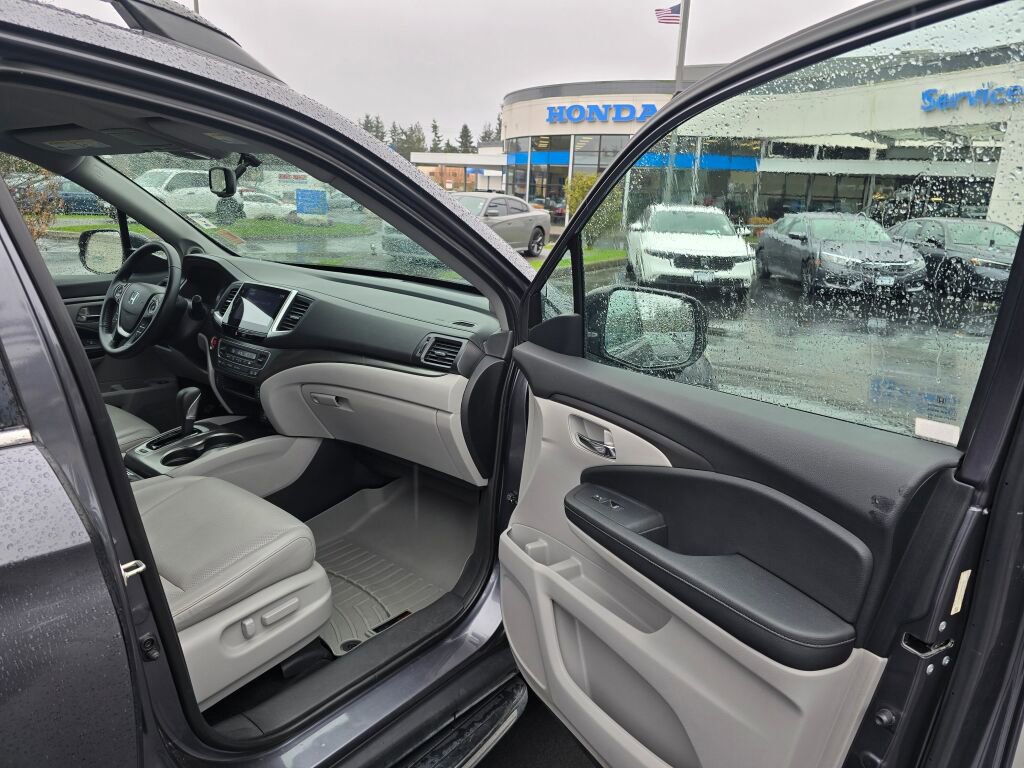 Used 2017 Honda Ridgeline RTL-T image 10