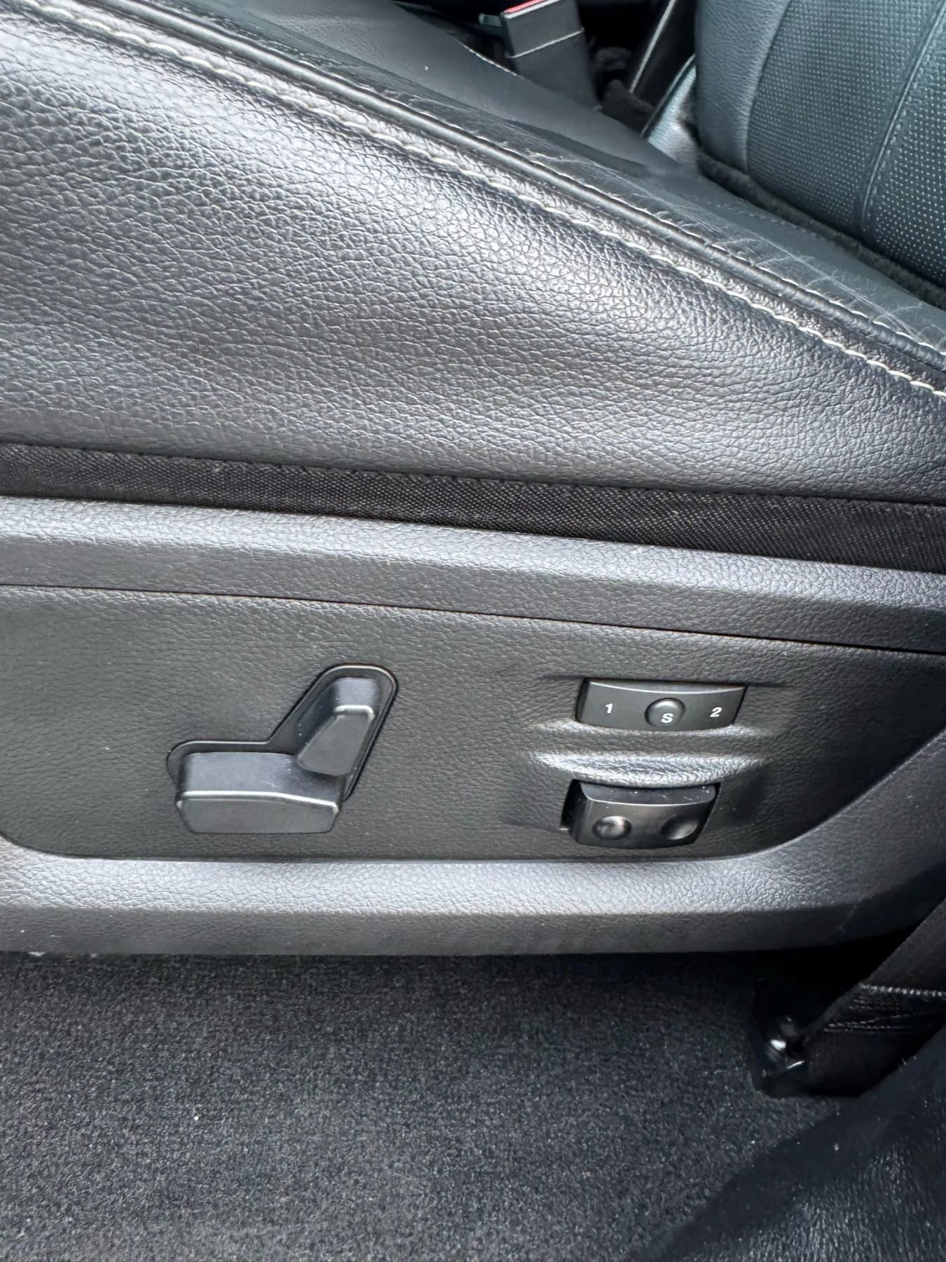 Used 2018 RAM 2500 Laramie w/ Sport Appearance Group image 14