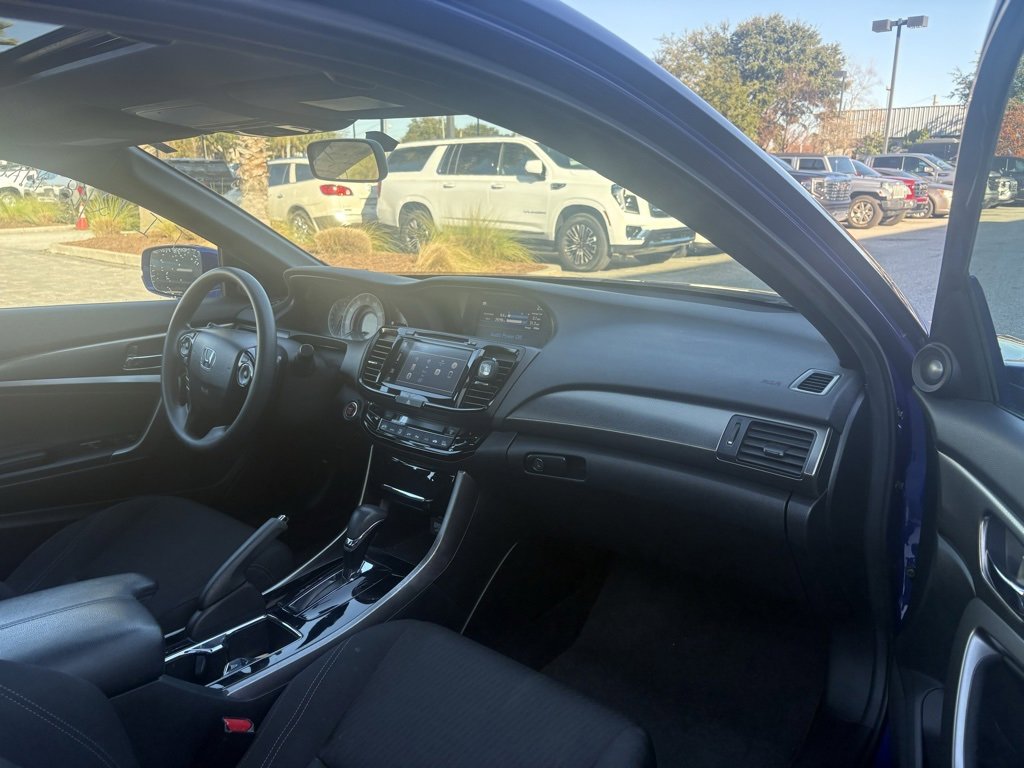 Used 2016 Honda Accord EX image 16