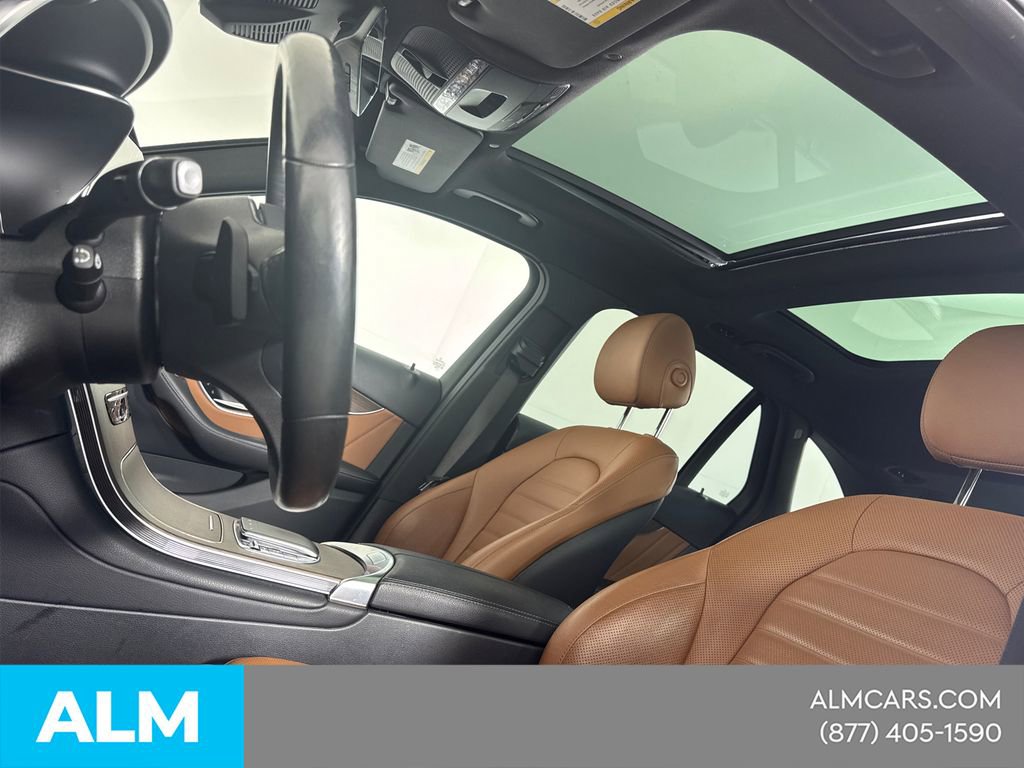 Used 2021 Mercedes-Benz GLC 300 4MATIC image 38