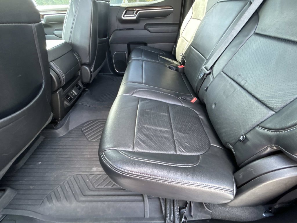Used 2022 Chevrolet Silverado 1500 RST AWD/4WD image 12