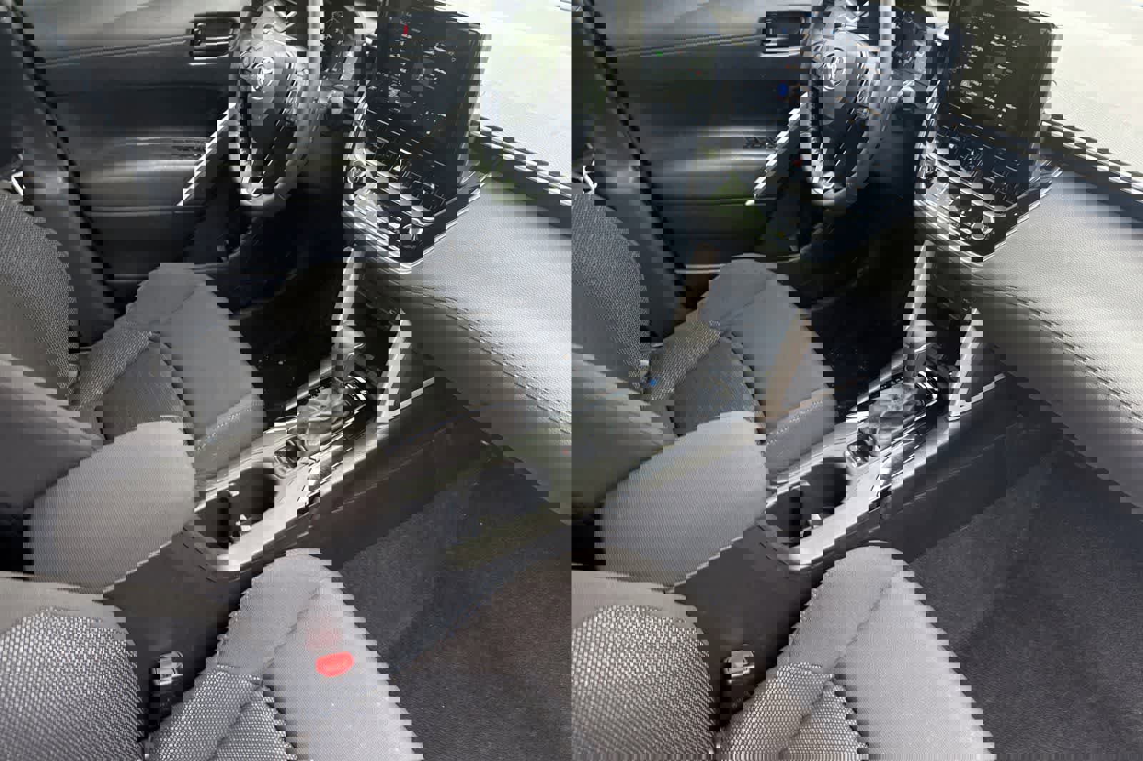 Used 2024 Toyota Corolla Cross SE AWD/4WD image 17