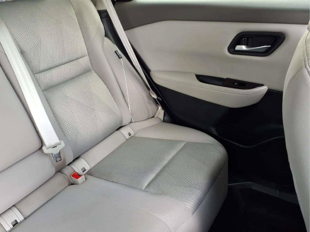 Certified 2025 Nissan Rogue SV AWD/4WD image 19