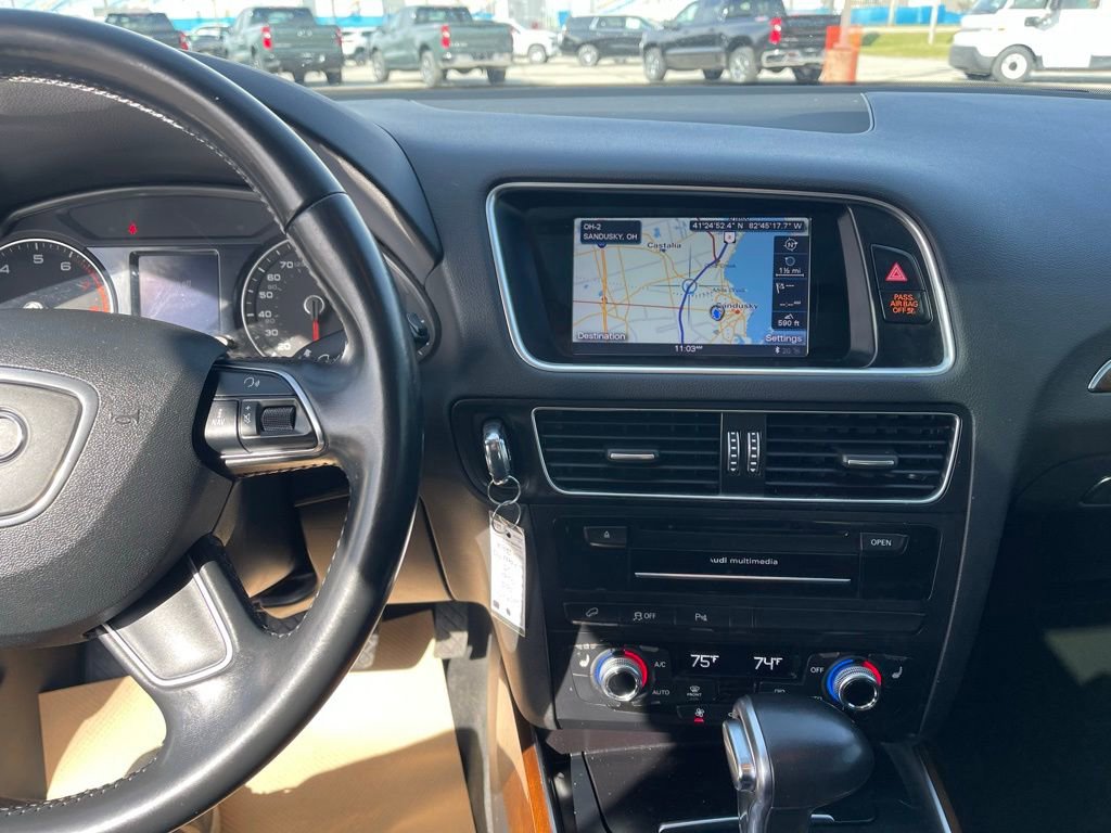 Used 2015 Audi Q5 2.0T Premium Plus w/ Technology Package image 11