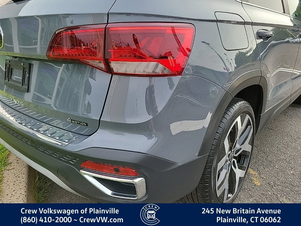 Certified 2023 Volkswagen Taos SEL AWD/4WD image 32